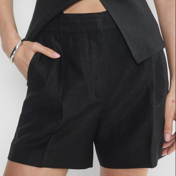 Aritzia Pants - Aritzia Black Women's Shorts